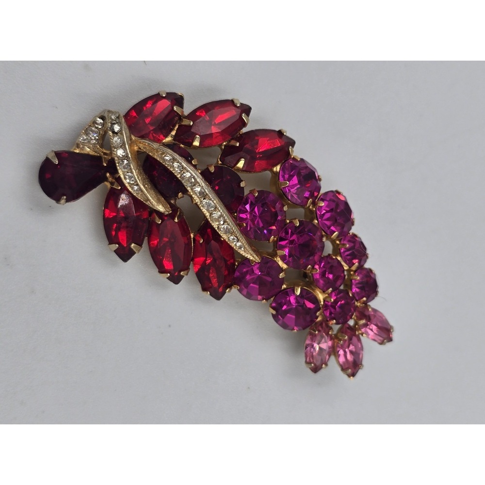 Vintage Rhinestone Brooch Red Pink Fuchsia Gold Tone Leaf Cluster Unsigned D&E?